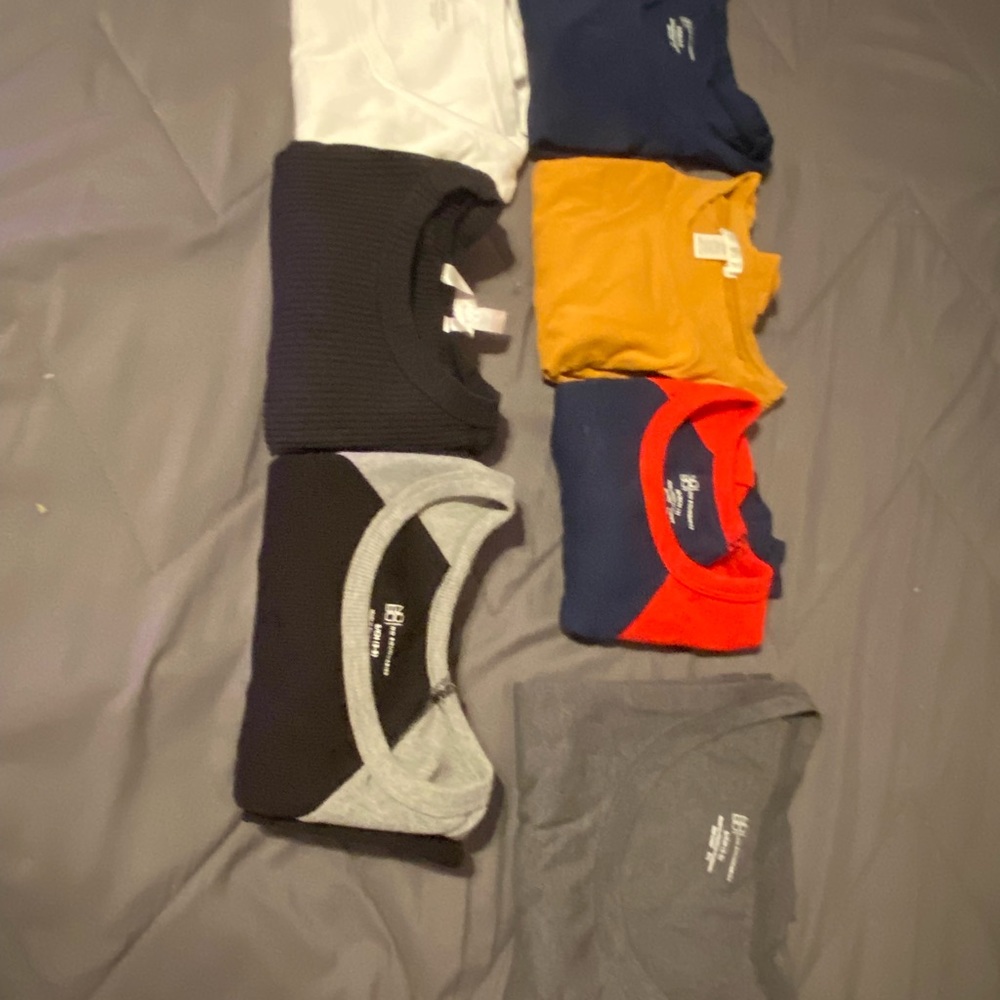 Arrangement of plane shirts